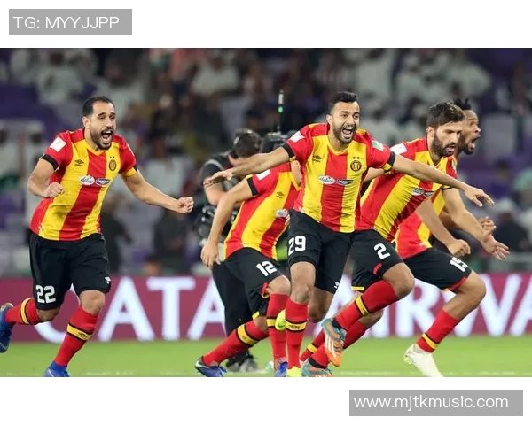 世俱杯上的中国面孔——那些远渡重洋的追梦人 世俱杯上的中国面孔——那些远渡重洋的追梦人